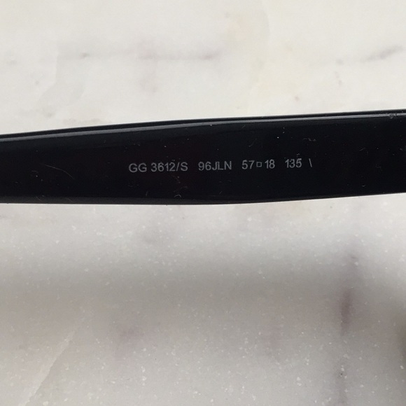 Sale! Authentic Gucci sunglasses - Picture 4 of 9